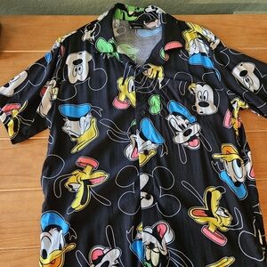 Disney Mickey Mouse and Friends Button Down Short Sleeve Shirt Size Small
